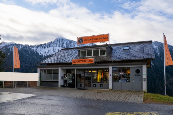 Mountain Base Laterns